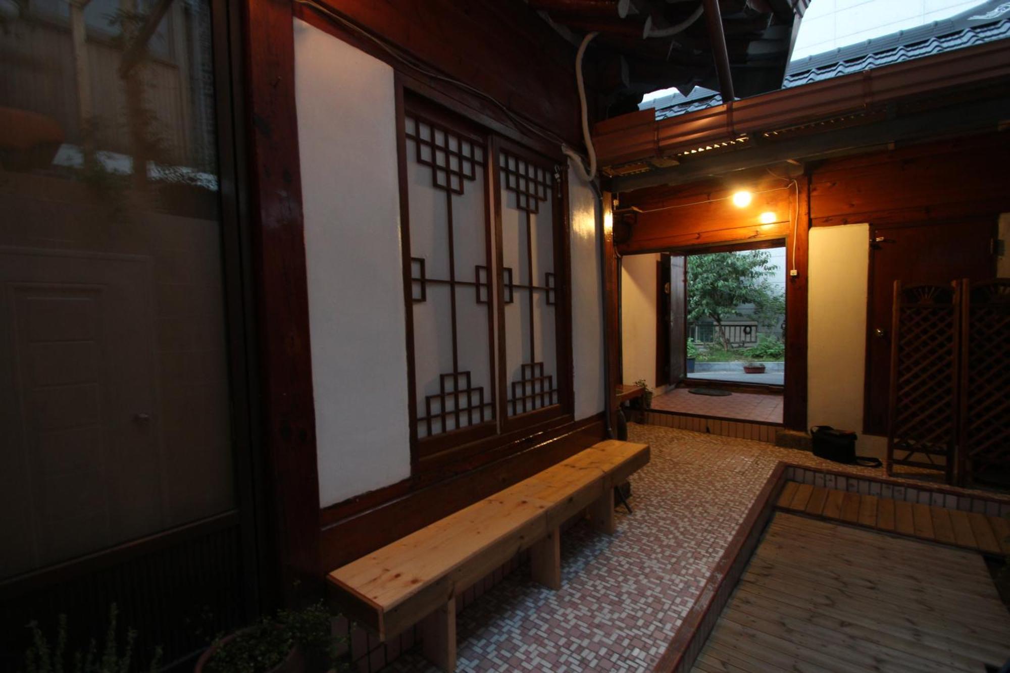 ICOS Guesthouse 1 - Female Only Séoul Extérieur photo
