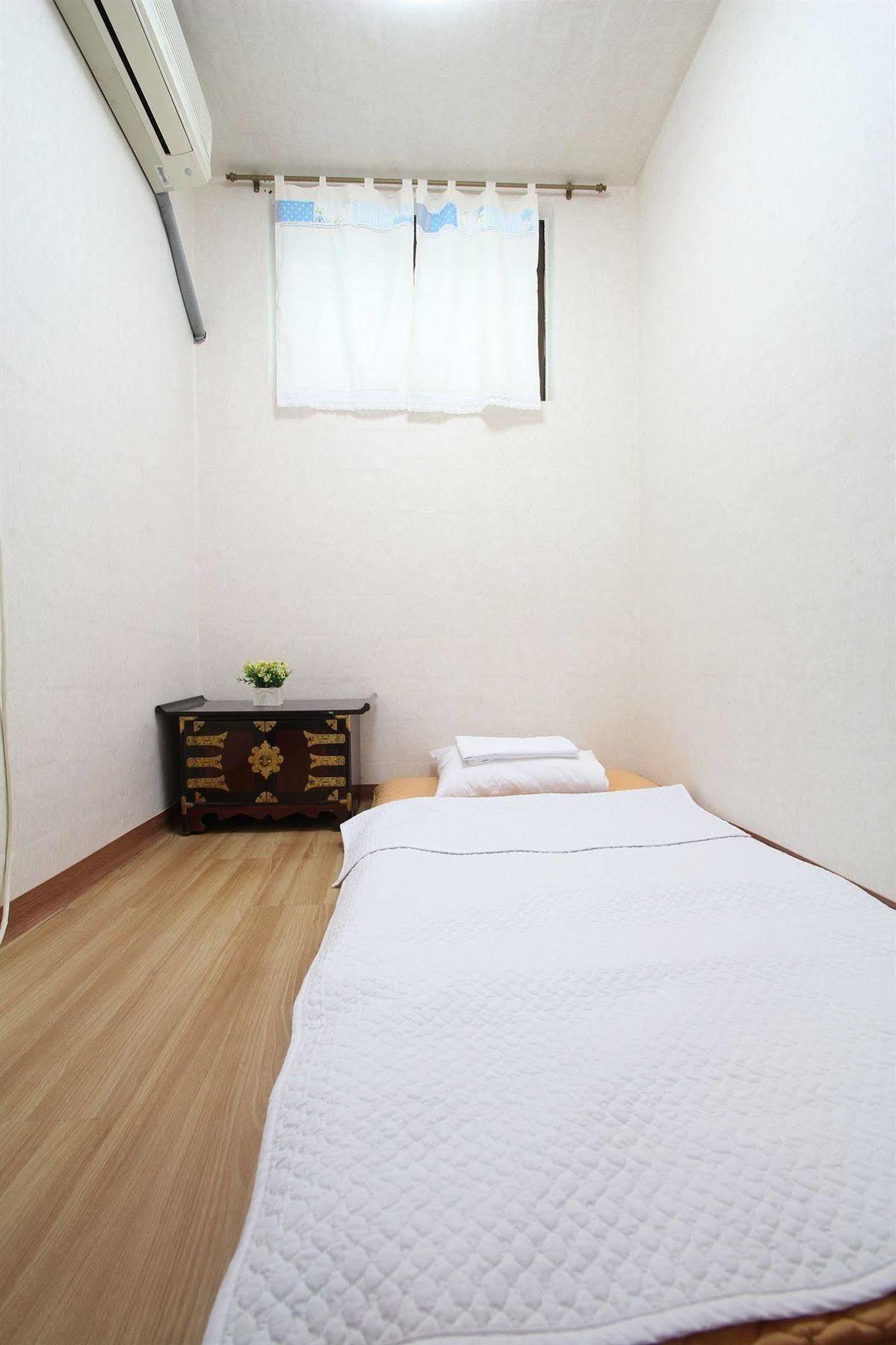 ICOS Guesthouse 1 - Female Only Séoul Extérieur photo