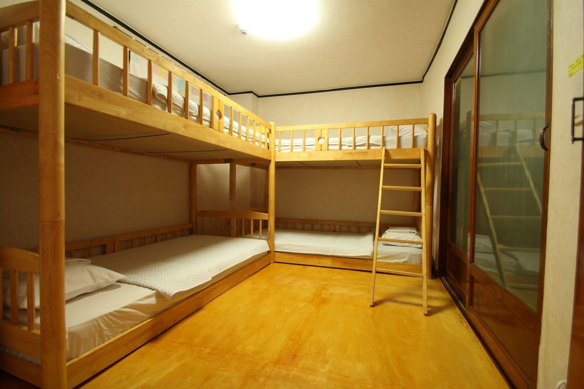 ICOS Guesthouse 1 - Female Only Séoul Extérieur photo