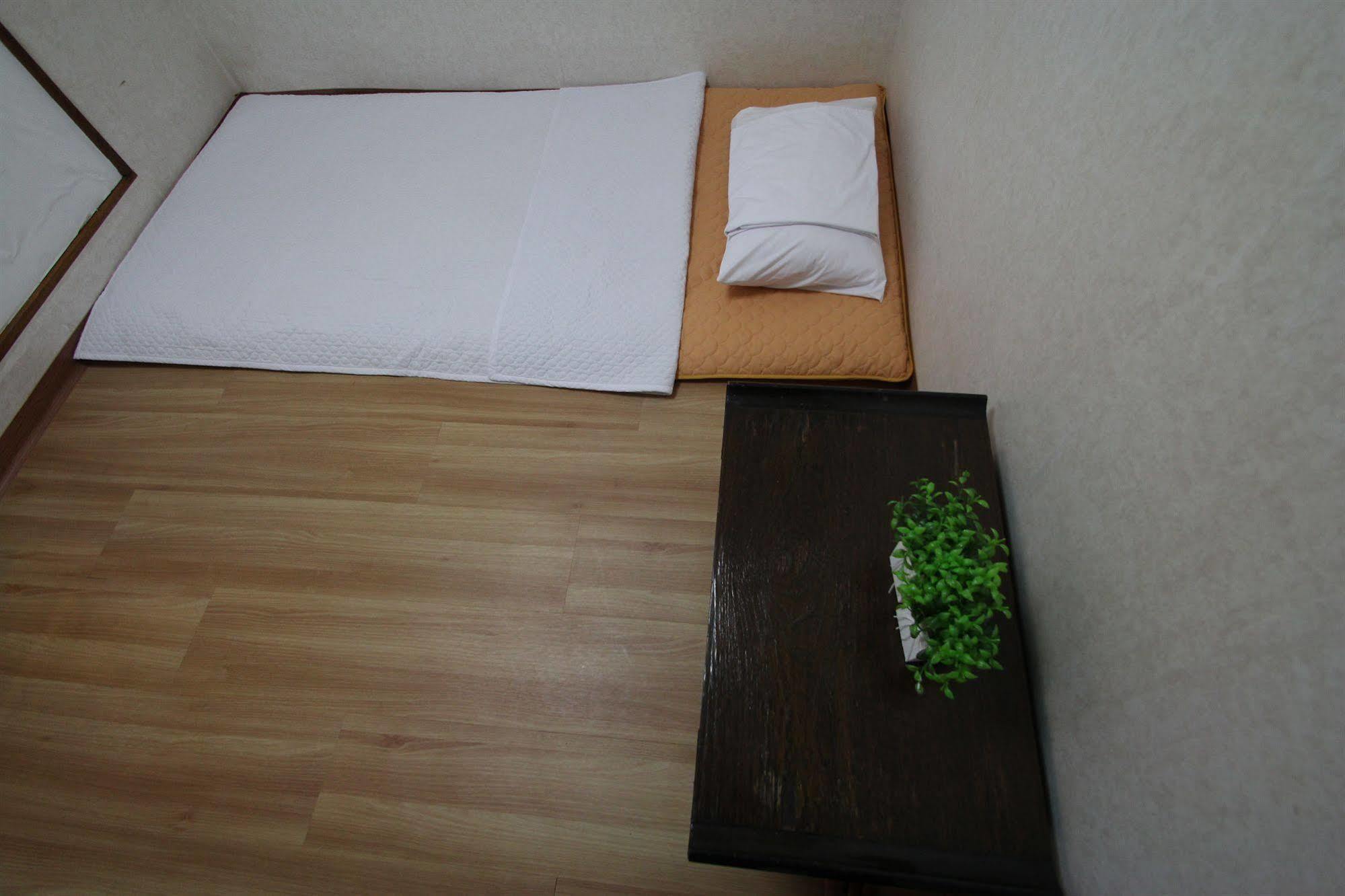 ICOS Guesthouse 1 - Female Only Séoul Extérieur photo