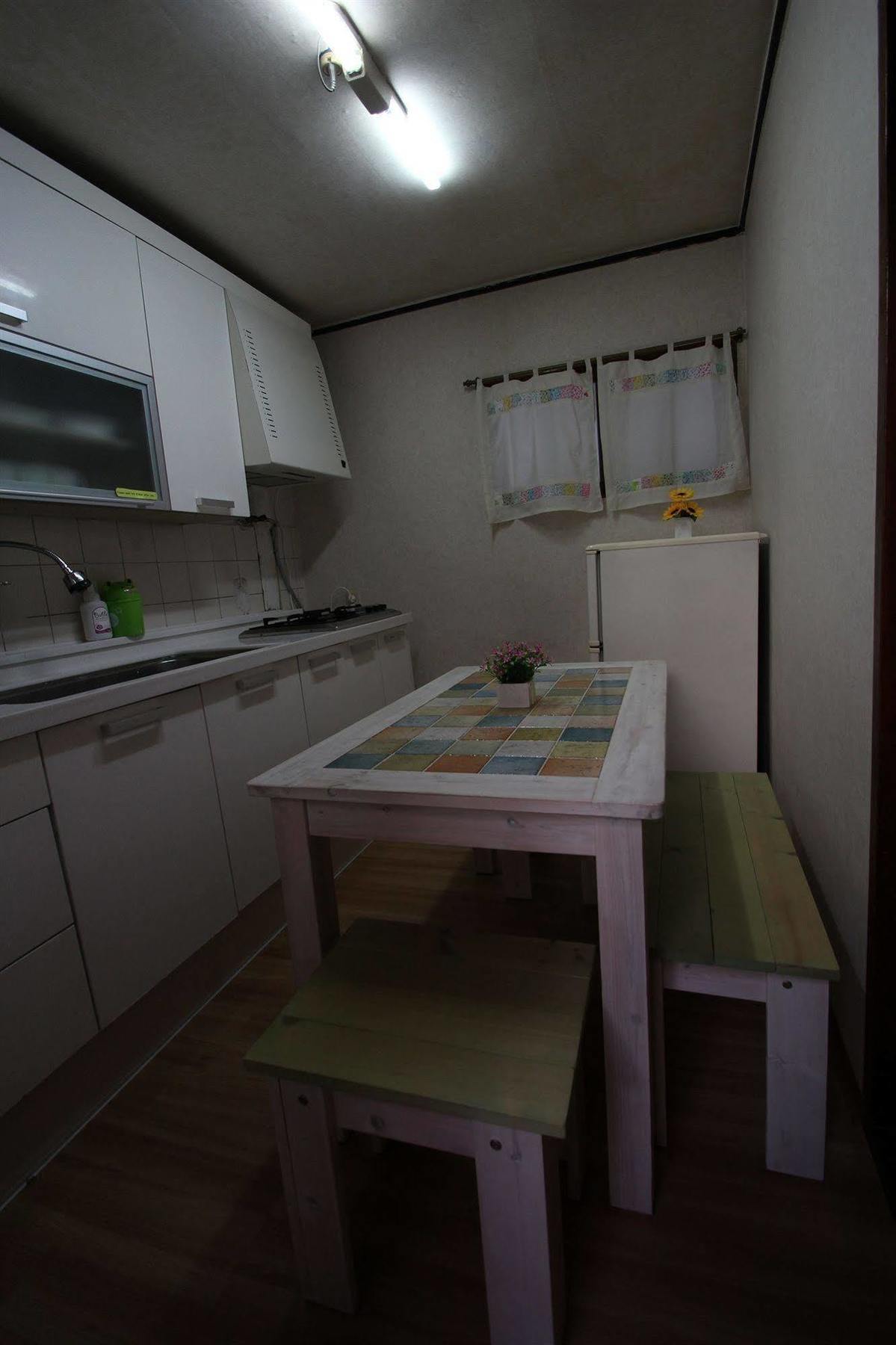 ICOS Guesthouse 1 - Female Only Séoul Extérieur photo